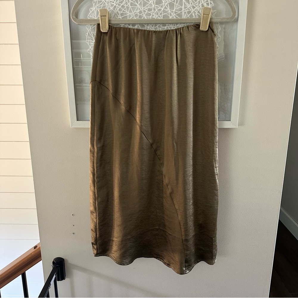 HEARTLOOM satin midi skirt